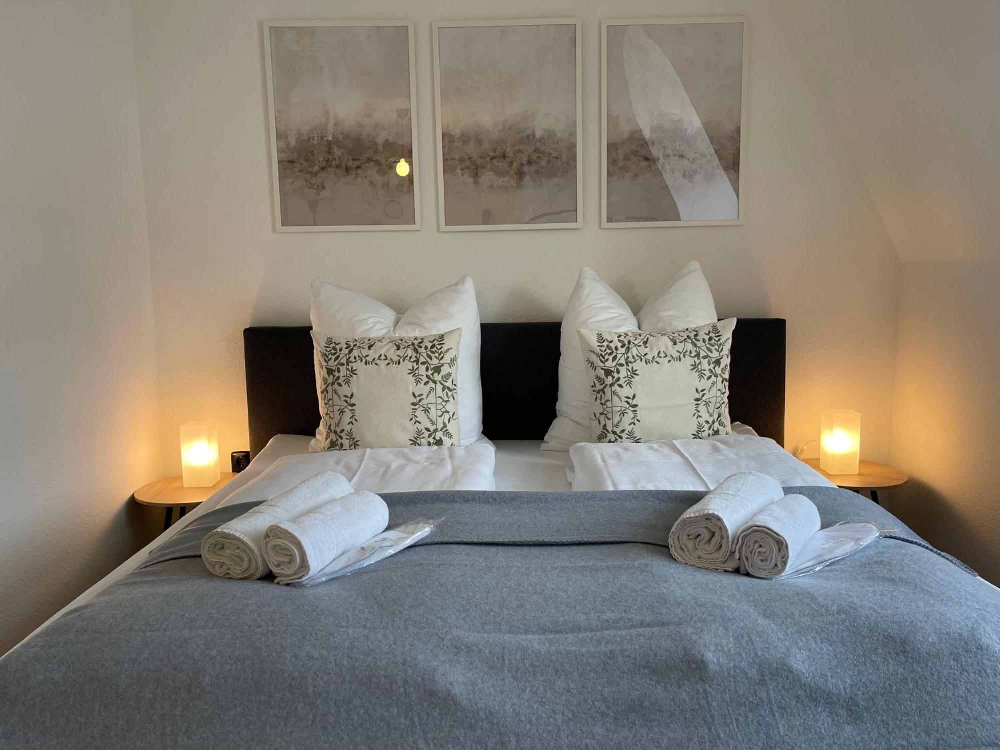 Raha Apartments - Modernes Studio-Apartment - Hbf - Gratis Parkplatz エアフルト エクステリア 写真