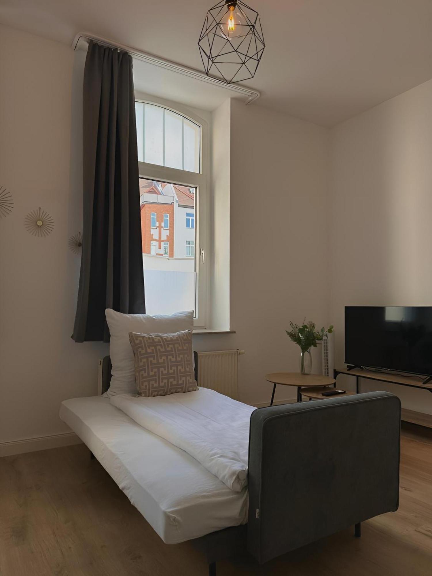 Raha Apartments - Modernes Studio-Apartment - Hbf - Gratis Parkplatz エアフルト エクステリア 写真