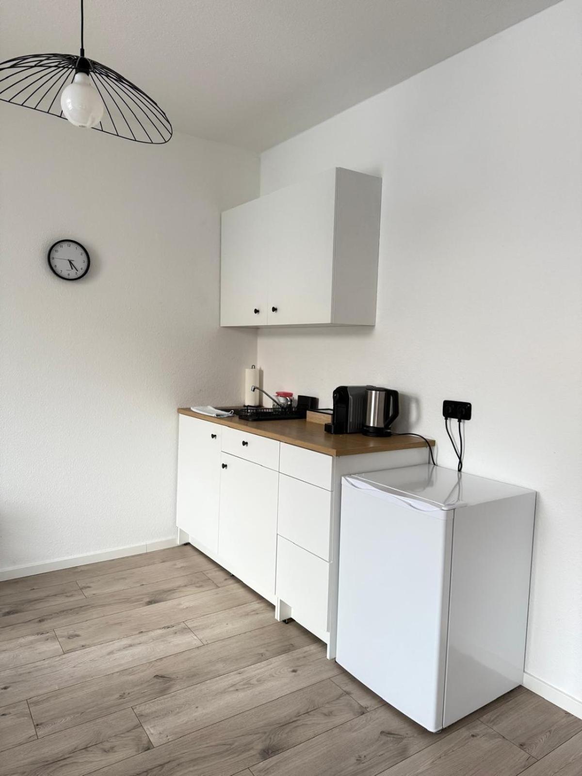 Raha Apartments - Modernes Studio-Apartment - Hbf - Gratis Parkplatz エアフルト エクステリア 写真