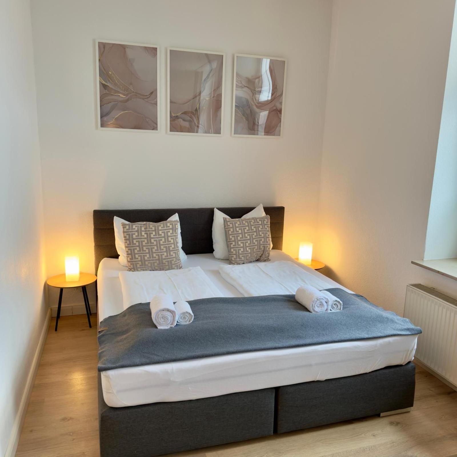 Raha Apartments - Modernes Studio-Apartment - Hbf - Gratis Parkplatz エアフルト エクステリア 写真
