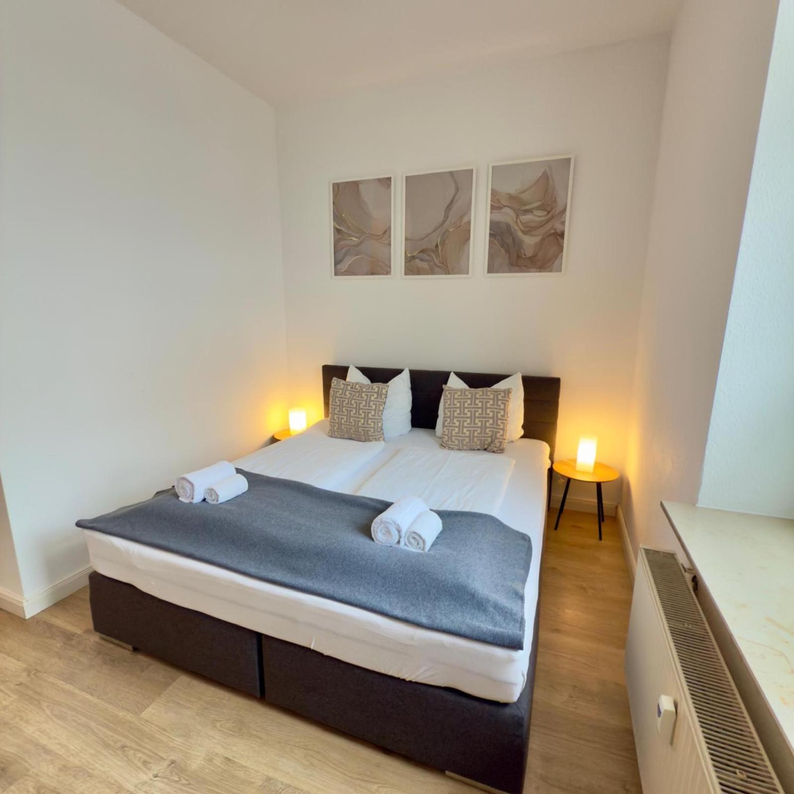 Raha Apartments - Modernes Studio-Apartment - Hbf - Gratis Parkplatz エアフルト エクステリア 写真