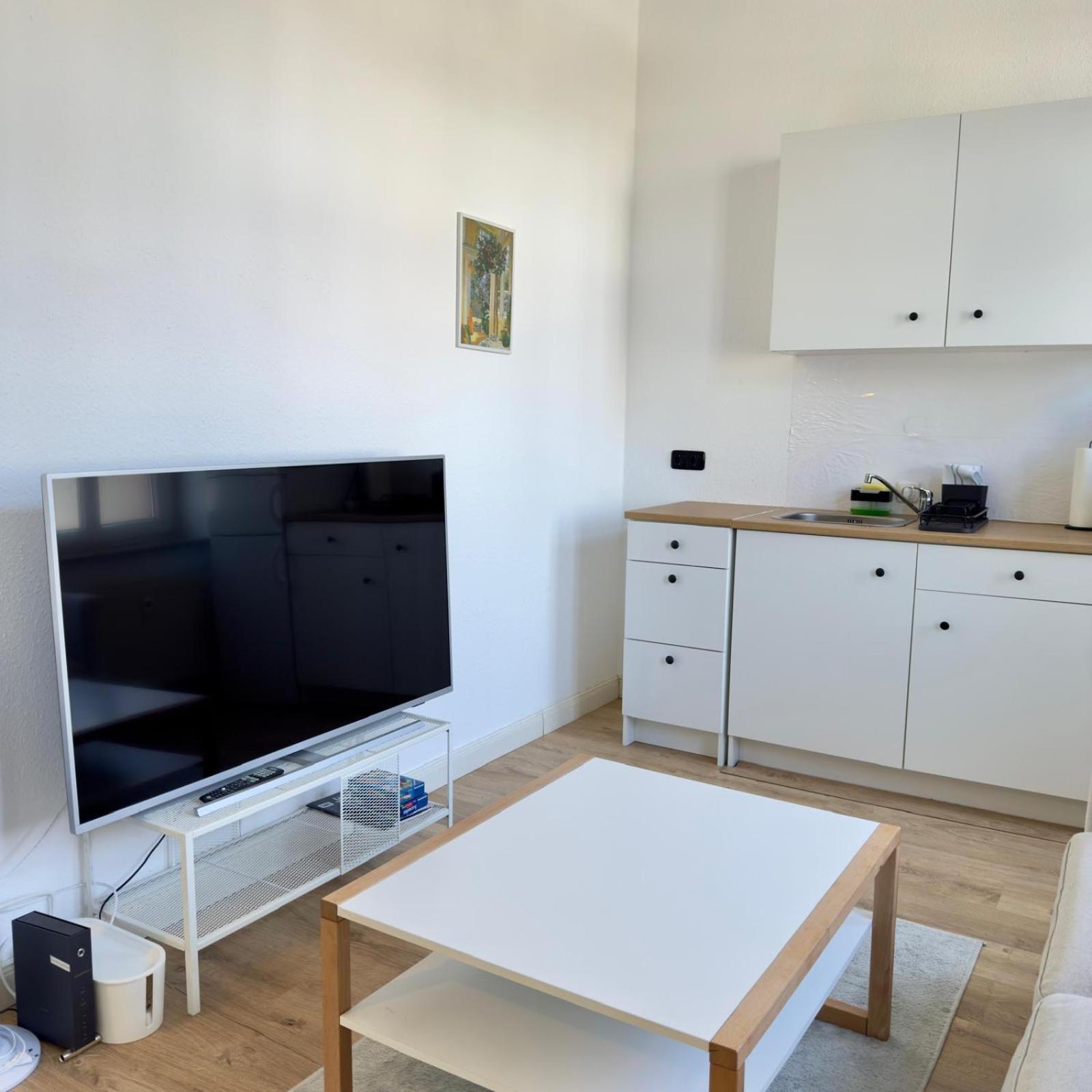 Raha Apartments - Modernes Studio-Apartment - Hbf - Gratis Parkplatz エアフルト エクステリア 写真