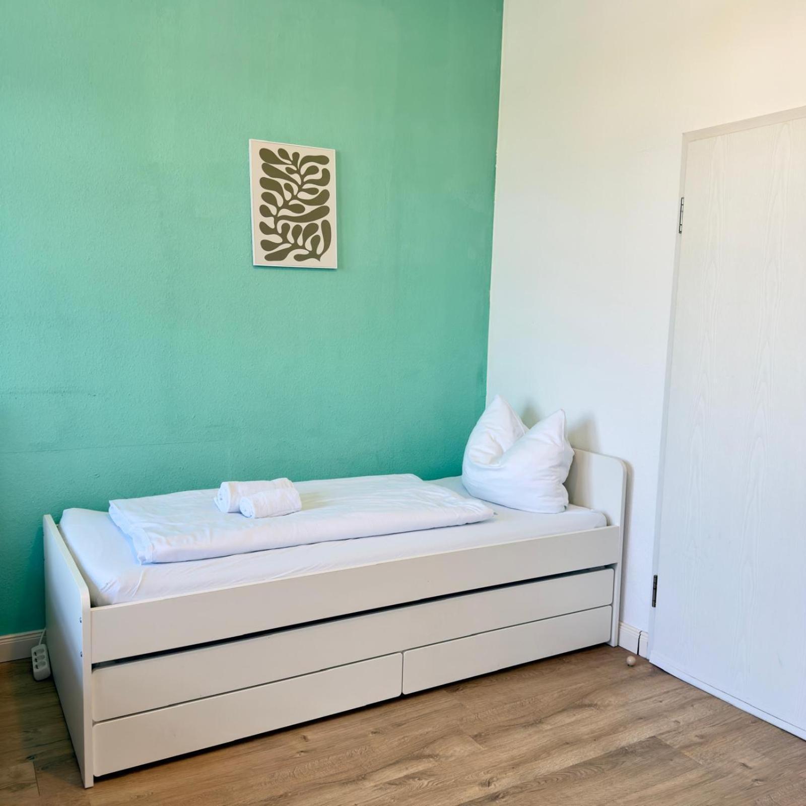Raha Apartments - Modernes Studio-Apartment - Hbf - Gratis Parkplatz エアフルト エクステリア 写真